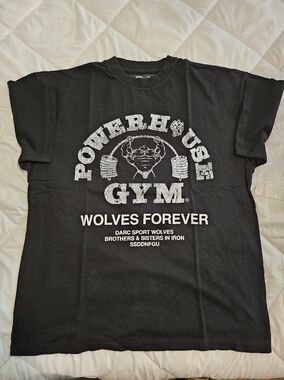 Darc Sport X Powerhouse Gym Black Wolves Forever Gym Graphic Tee
